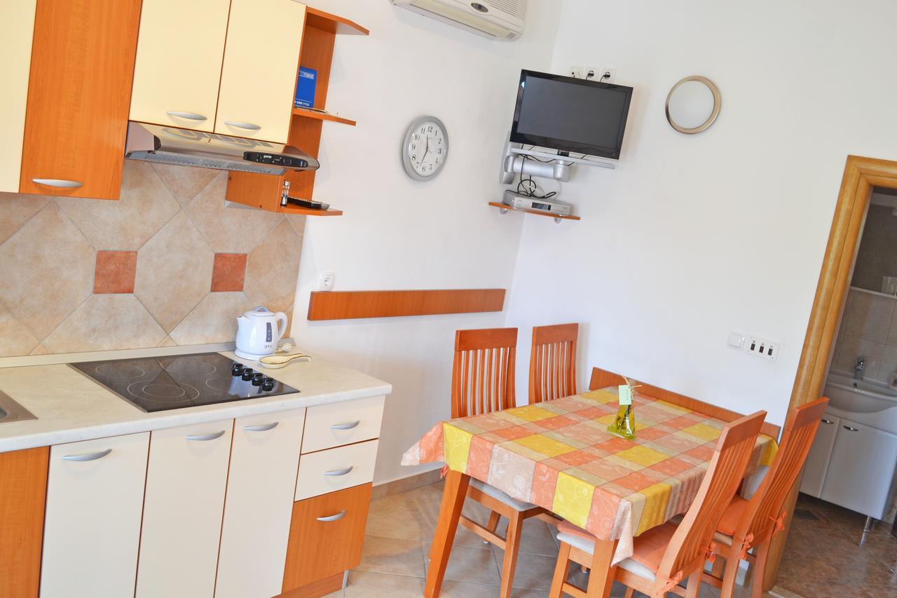 Apartments Milka Vodice Buitenkant foto